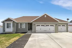 573 S Maxwell Dr W, Grantsville, UT 84029 - Photo 1