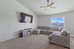 573 S Maxwell Dr W, Grantsville, UT 84029 - Photo 4