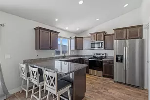 573 S Maxwell Dr W, Grantsville, UT 84029 - Photo 8