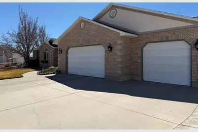 1697 W 2450 N, Vernal, UT 84078 - Photo 2
