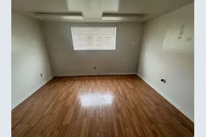 8629 S Vaquero Dr, Sandy, UT 84107 - Photo 12