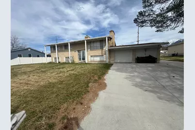 8629 S Vaquero Dr, Sandy, UT 84107 - Photo 2