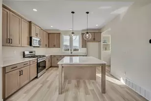 1482 W Kiera Ct S, Farmington, UT 84025 - Photo 2