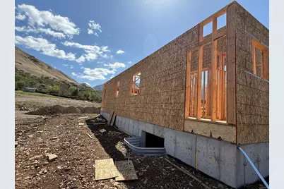 829 S 2200 E, Springville, UT 84663 - Photo 4