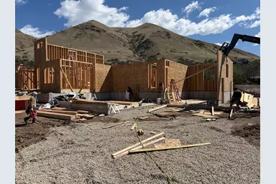 829 S 2200 E, Springville, UT 84663 - Photo 2