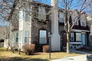 902 E Hamlet Cir N, Midway, UT 84049 - Photo 1