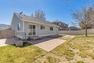 4519 E Bridleway Rd, Eagle Mountain, UT 84005 - Photo 24