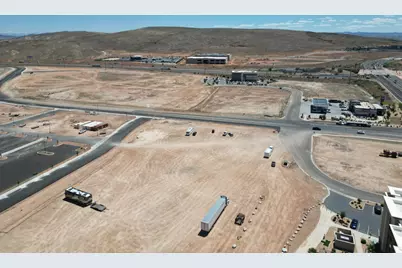 878 W Nighthawk Dr, Saint George, UT 84790 - Photo 2