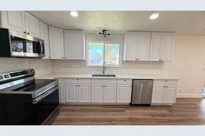 9088 S Julie Ann Way, West Jordan, UT 84088 - Photo 8