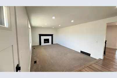 9088 S Julie Ann Way, West Jordan, UT 84088 - Photo 4