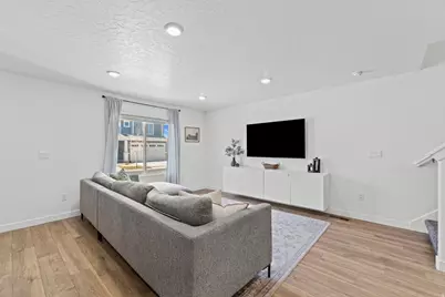 402 N Bouy Ln, Saratoga Springs, UT 84045 - Photo 4