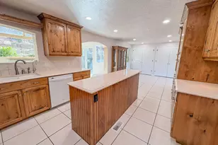 610 Meadowlark Ln, Bountiful, UT 84010 - Photo 12
