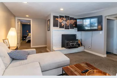 2226 E Castle Hill Ave S, Cottonwood Heights, UT 84121 - Photo 26