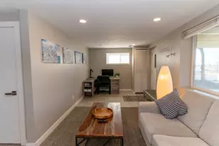 2226 E Castle Hill Ave S, Cottonwood Heights, UT 84121 - Photo 30