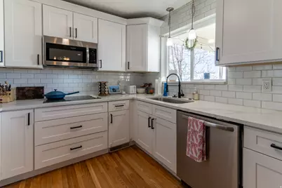 2226 E Castle Hill Ave S, Cottonwood Heights, UT 84121 - Photo 14