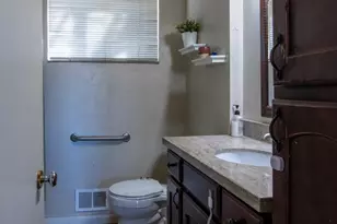 2226 E Castle Hill Ave S, Cottonwood Heights, UT 84121 - Photo 22