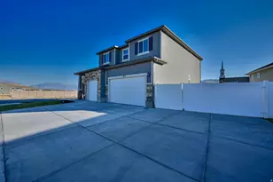 4112 E Gazelle Run, Eagle Mountain, UT 84005 - Photo 2