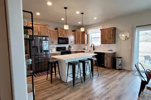 3373 E Wheat Ln, Eagle Mountain, UT 84005 - Photo 6