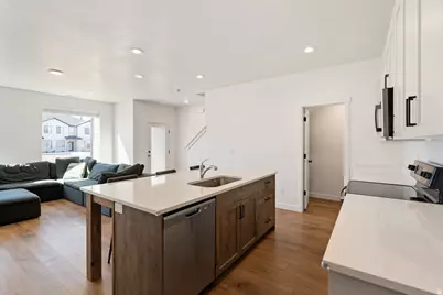 1022 S 200 E, Spanish Fork, UT 84660 - Photo 6