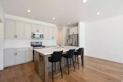 1022 S 200 E, Spanish Fork, UT 84660 - Photo 2