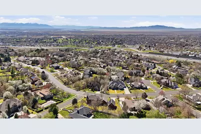 2076 Summerwood Dr, Farmington, UT 84025 - Photo 6