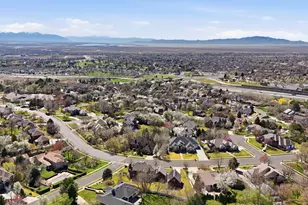 2076 Summer Wood Dr, Farmington, UT 84025 - Photo 6