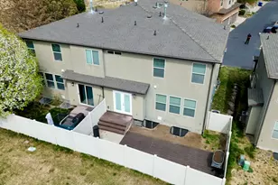 563 W Bountiful Way, Saratoga Springs, UT 84045 - Photo 2