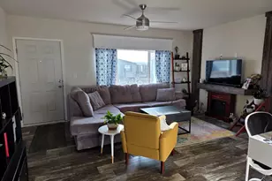 704 E Pne St, Wellington, UT 84542 - Photo 2