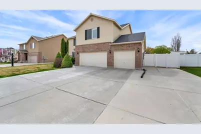 282 Beaumont Dr, Kaysville, UT 84037 - Photo 2