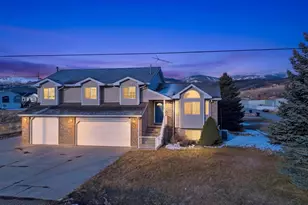 129 N 100 W, Garden City, UT 84028 - Photo 2