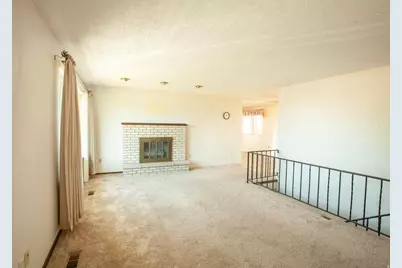 701 E 215 N, Lindon, UT 84042 - Photo 2