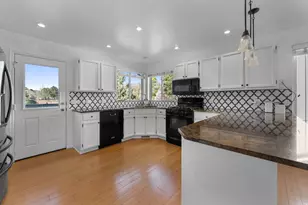 1447 E Edgecliff Dr, Sandy, UT 84092 - Photo 10