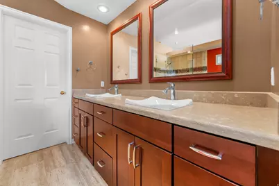 1447 E Edgecliff Dr, Sandy, UT 84092 - Photo 14