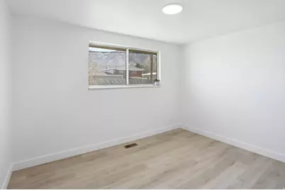 372 N Overland E, Tooele, UT 84074 - Photo 10