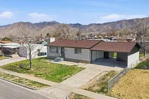 372 N Overland E, Tooele, UT 84074 - Photo 2