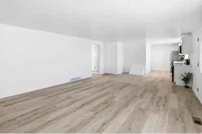 372 N Overland E, Tooele, UT 84074 - Photo 6