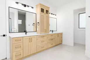 619 E Royal Dr, Washington, UT 84780 - Photo 10