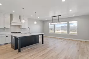 878 N High Pass Dr W, Saratoga Springs, UT 84045 - Photo 14