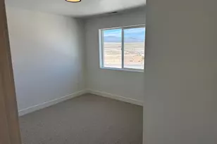 667 E Ryegrass Dr, Eagle Mountain, UT 84005 - Photo 12