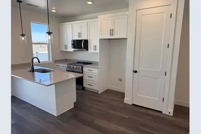 667 E Ryegrass Dr #302, Eagle Mountain, UT 84005 - Photo 4