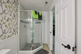 9101 S Enchanted Oak Ln, Sandy, UT 84094 - Photo 30