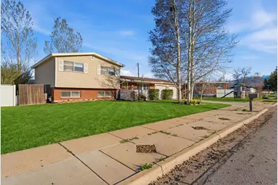 929 Amethyst St, Layton, UT 84041 - Photo 2