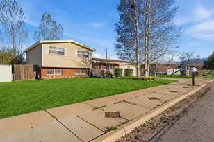 929 Amethyst St, Layton, UT 84041 - Photo 2