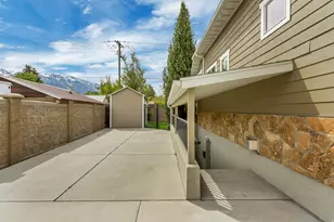 2420 E Royal Pne Cv, Cottonwood Heights, UT 84093 - Photo 42