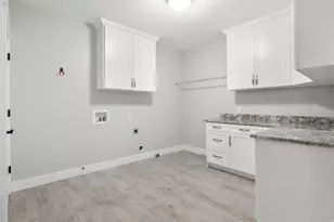 2420 E Royal Pne Cv, Cottonwood Heights, UT 84093 - Photo 36