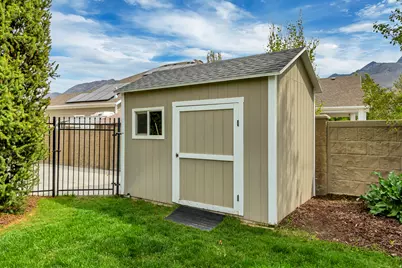 2420 E Royal Pine Cv, Cottonwood Heights, UT 84093 - Photo 38