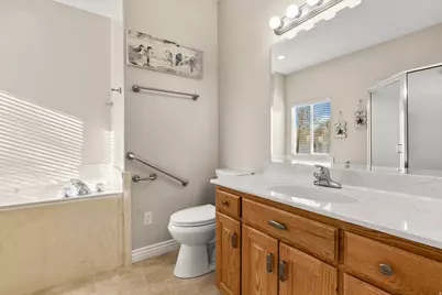 679 E Clearwater Dr, Layton, UT 84041 - Photo 22