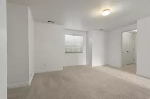 679 E Clearwater Dr, Layton, UT 84041 - Photo 28