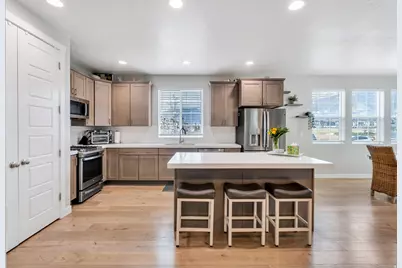 9874 N Bedford Ct, Highland, UT 84003 - Photo 4