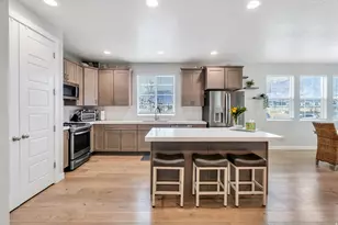 9874 N Bedford Ct, Highland, UT 84003 - Photo 4